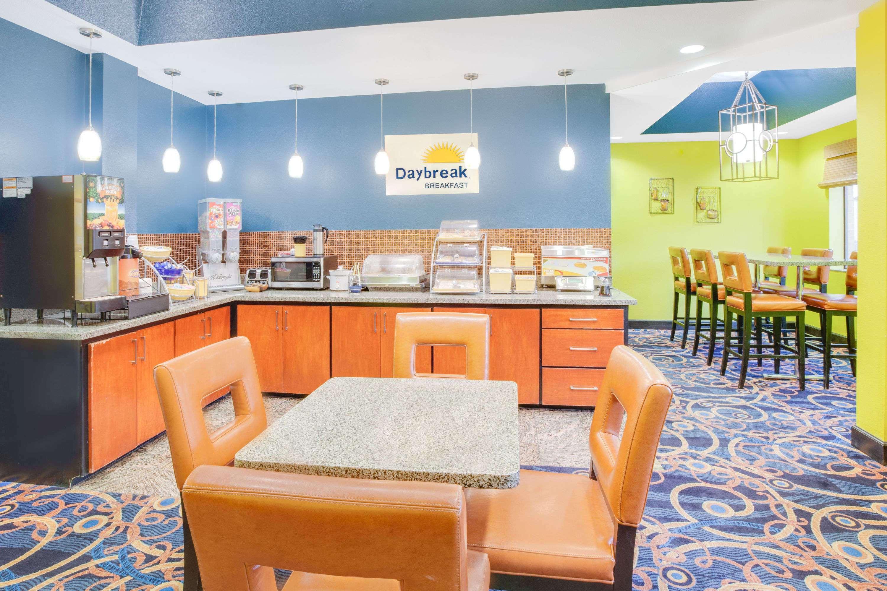Days Inn & Suites By Wyndham Russellville Buitenkant foto