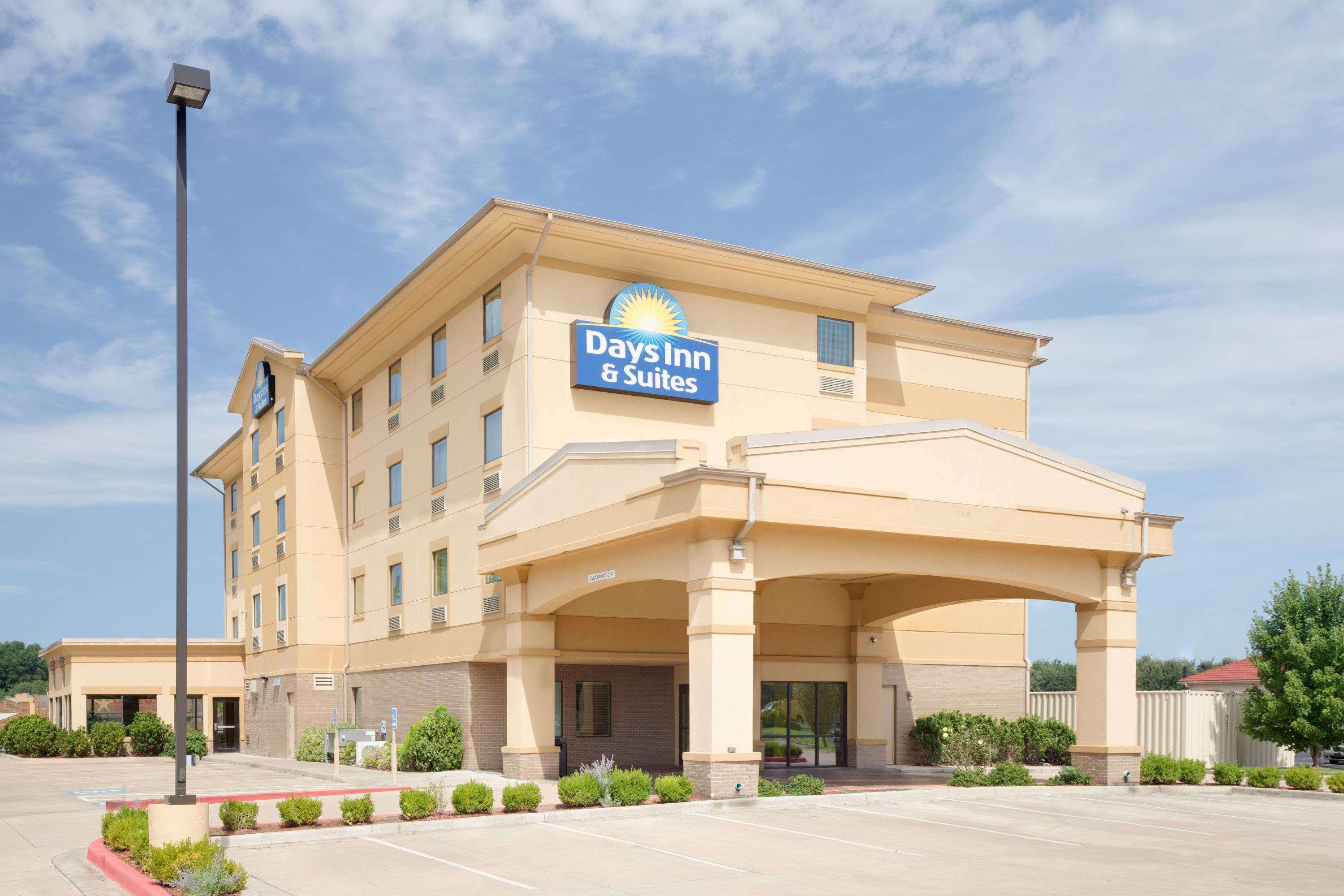 Days Inn & Suites By Wyndham Russellville Buitenkant foto
