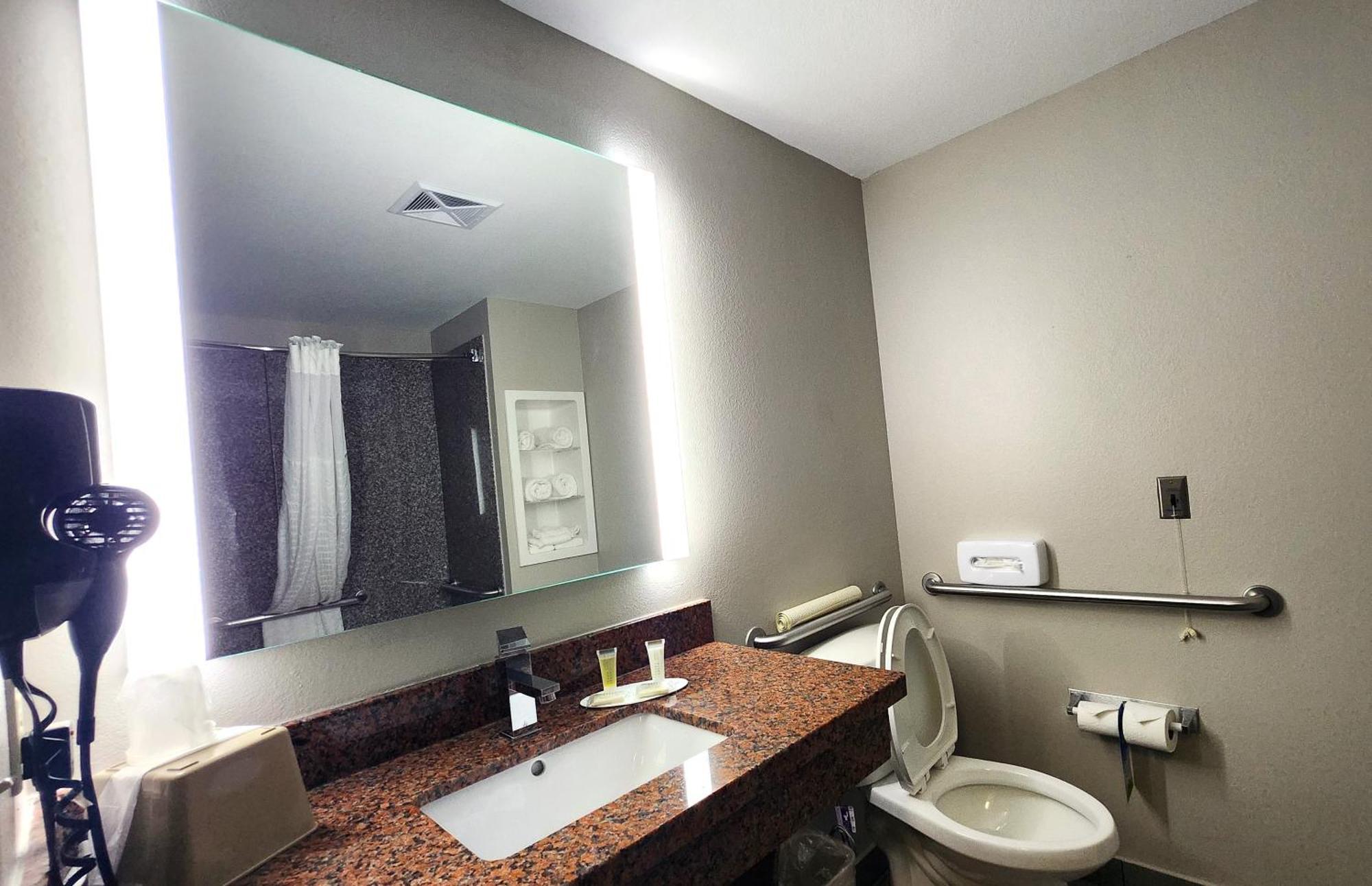 Days Inn & Suites By Wyndham Russellville Buitenkant foto