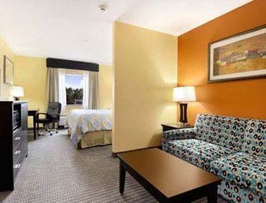 Days Inn & Suites By Wyndham Russellville Kamer foto